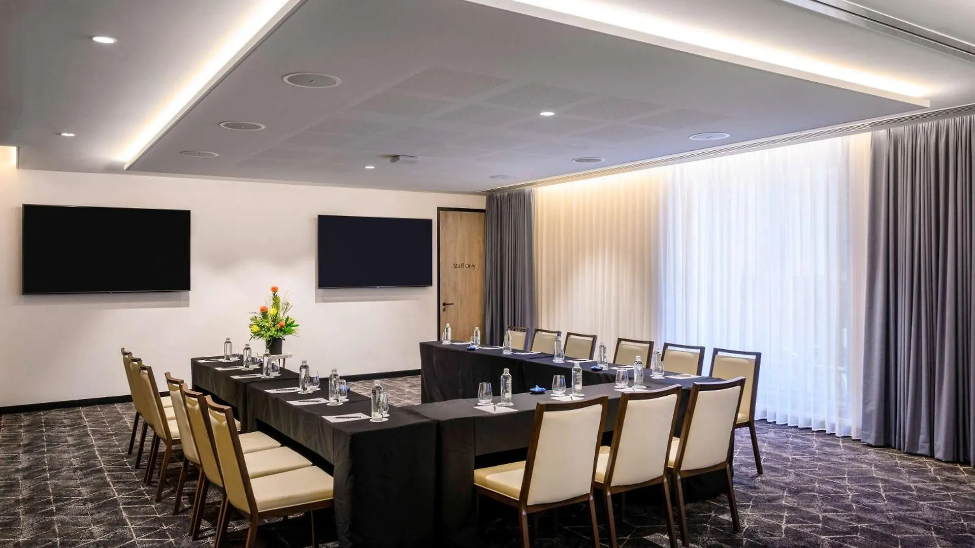 Moevenpick Hotel הובארט