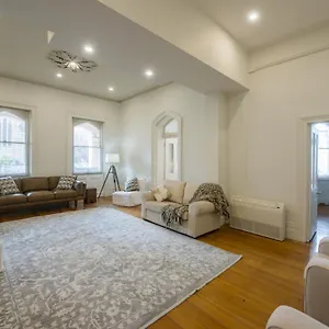 Roxburgh House Apartment